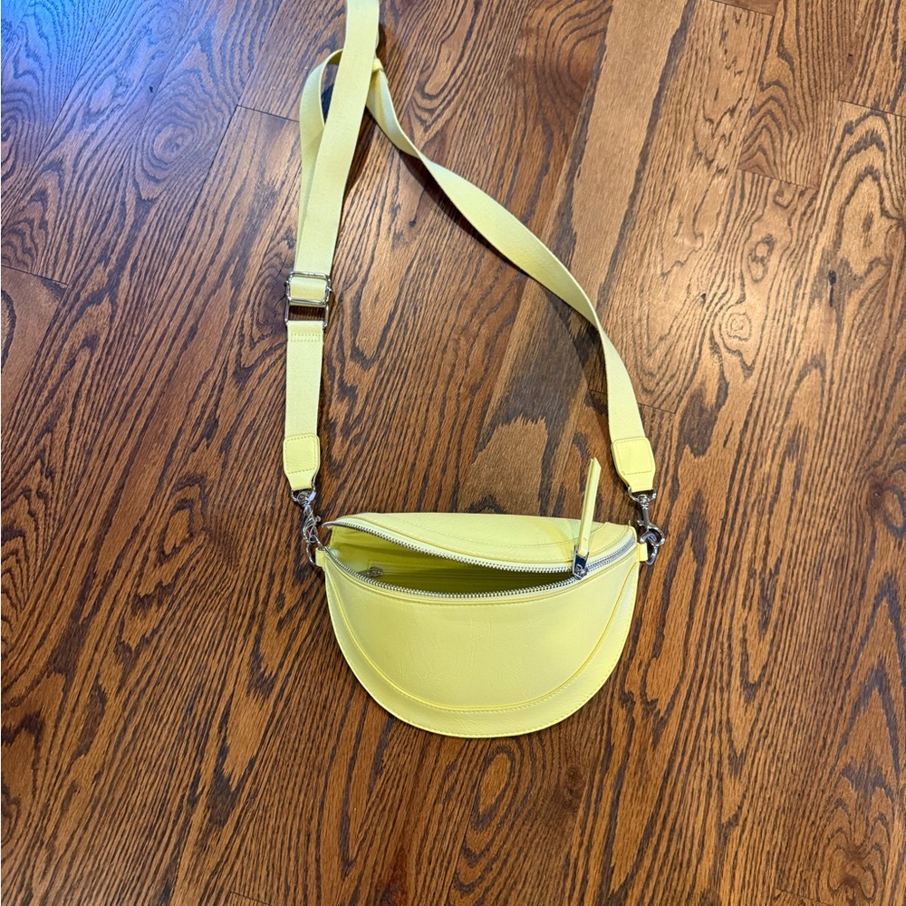 Chic Yellow Crossbody Bag